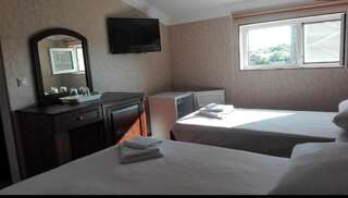 Гостевой дом Аргус Витязево 3-х местный ‘’Стандарт’’ без балкона-4