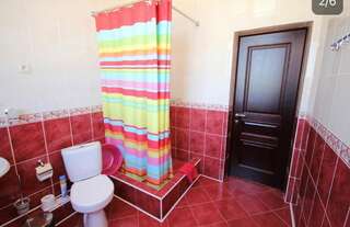 Гостевой дом Аргус Витязево 4-х местный номер ‘’Стандарт’’ без балкона-19