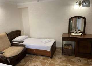 Гостевой дом Аргус Витязево 3-х местный ‘’Стандарт’’ без балкона-29