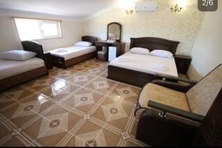 Гостевой дом Аргус Витязево 4-х местный номер ‘’Стандарт’’ без балкона-8