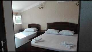 Гостевой дом Аргус Витязево 3-х местный ‘’Стандарт’’ без балкона-5